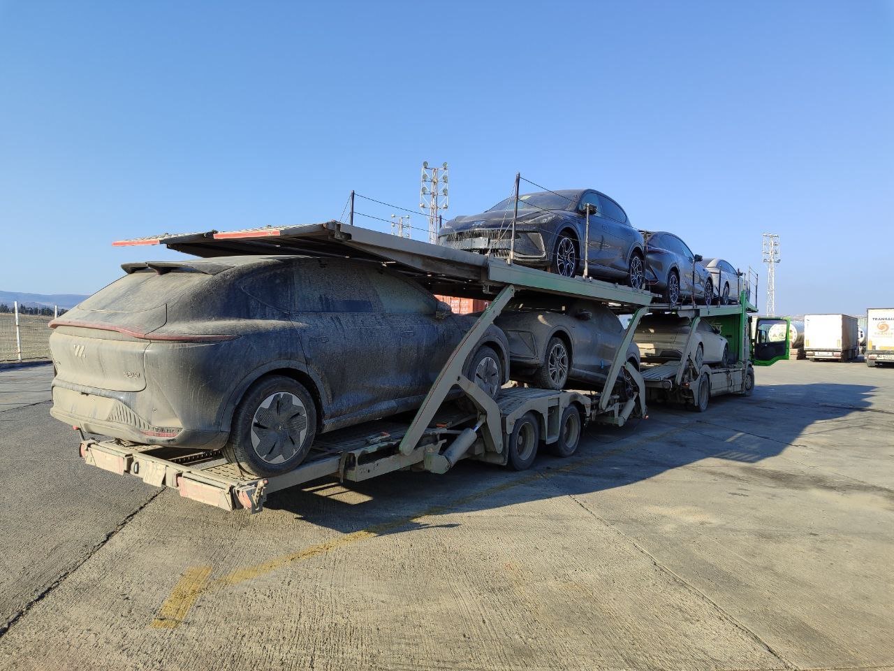 Four IM Motors LS7 and two L7 vehicles on one car transporter without transshipment