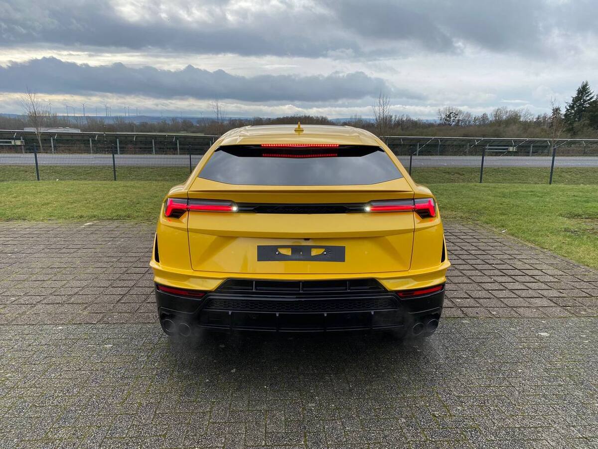 Lamborghini Urus S after unloading